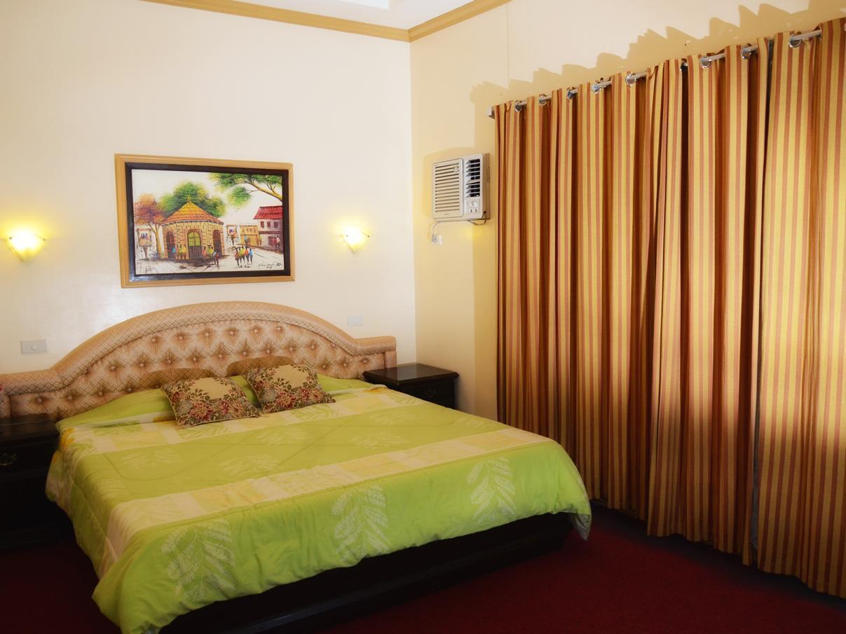 Oyo 197 Sunny Point Hotel Davao Екстер'єр фото