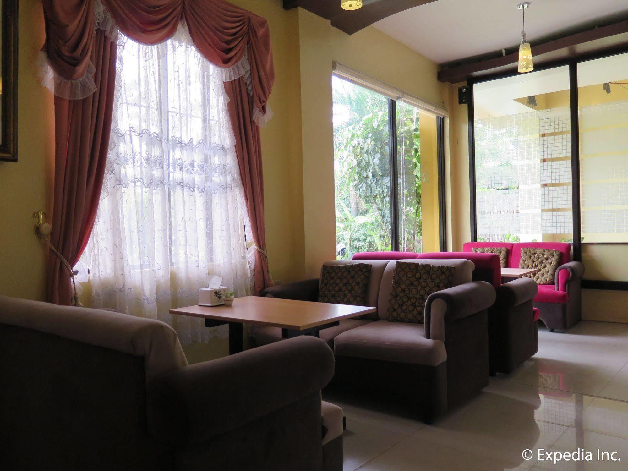 Oyo 197 Sunny Point Hotel Davao Екстер'єр фото