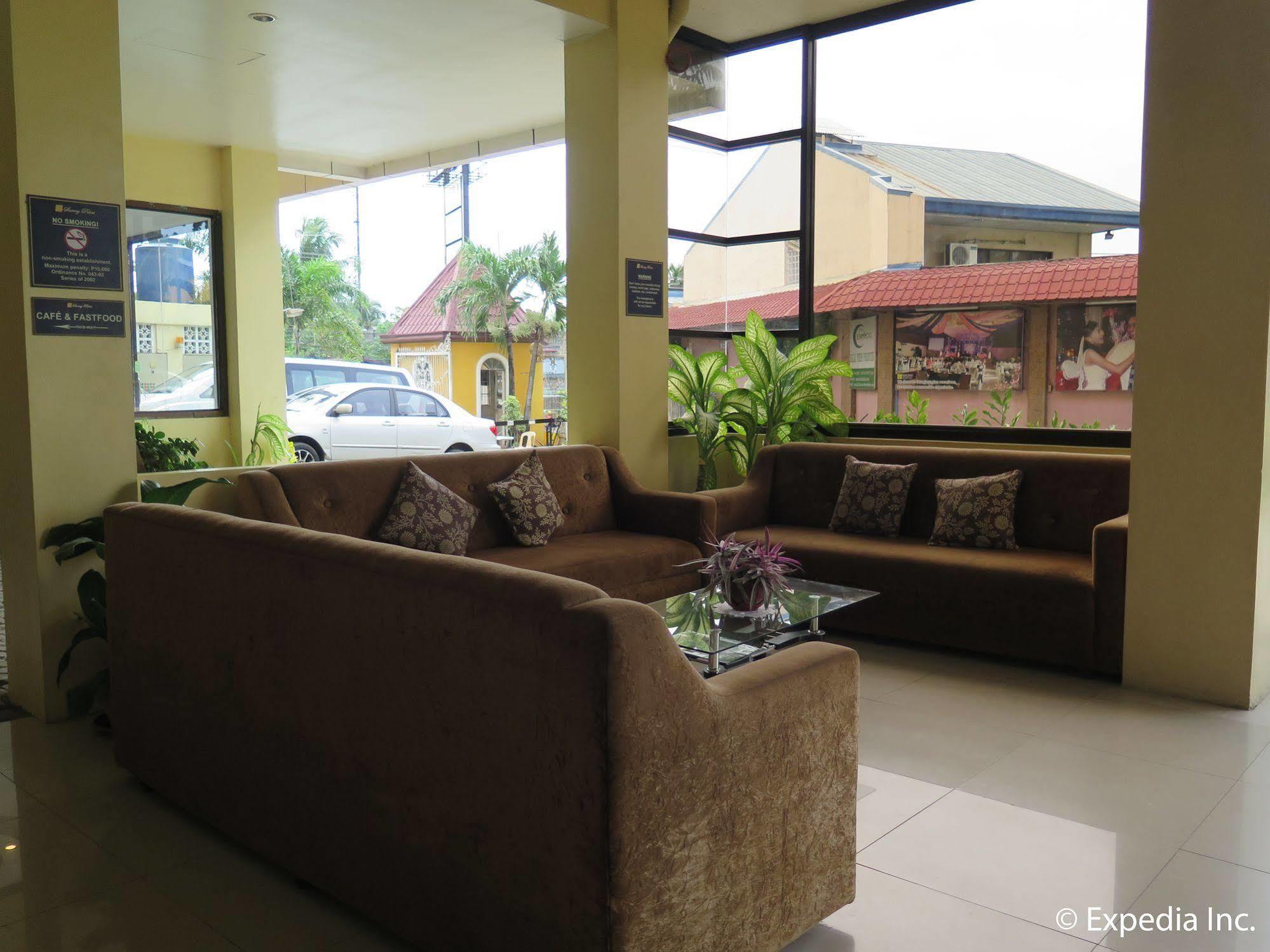 Oyo 197 Sunny Point Hotel Davao Екстер'єр фото