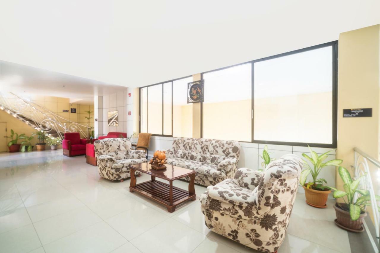 Oyo 197 Sunny Point Hotel Davao Екстер'єр фото