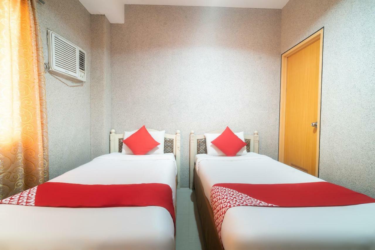 Oyo 197 Sunny Point Hotel Davao Екстер'єр фото