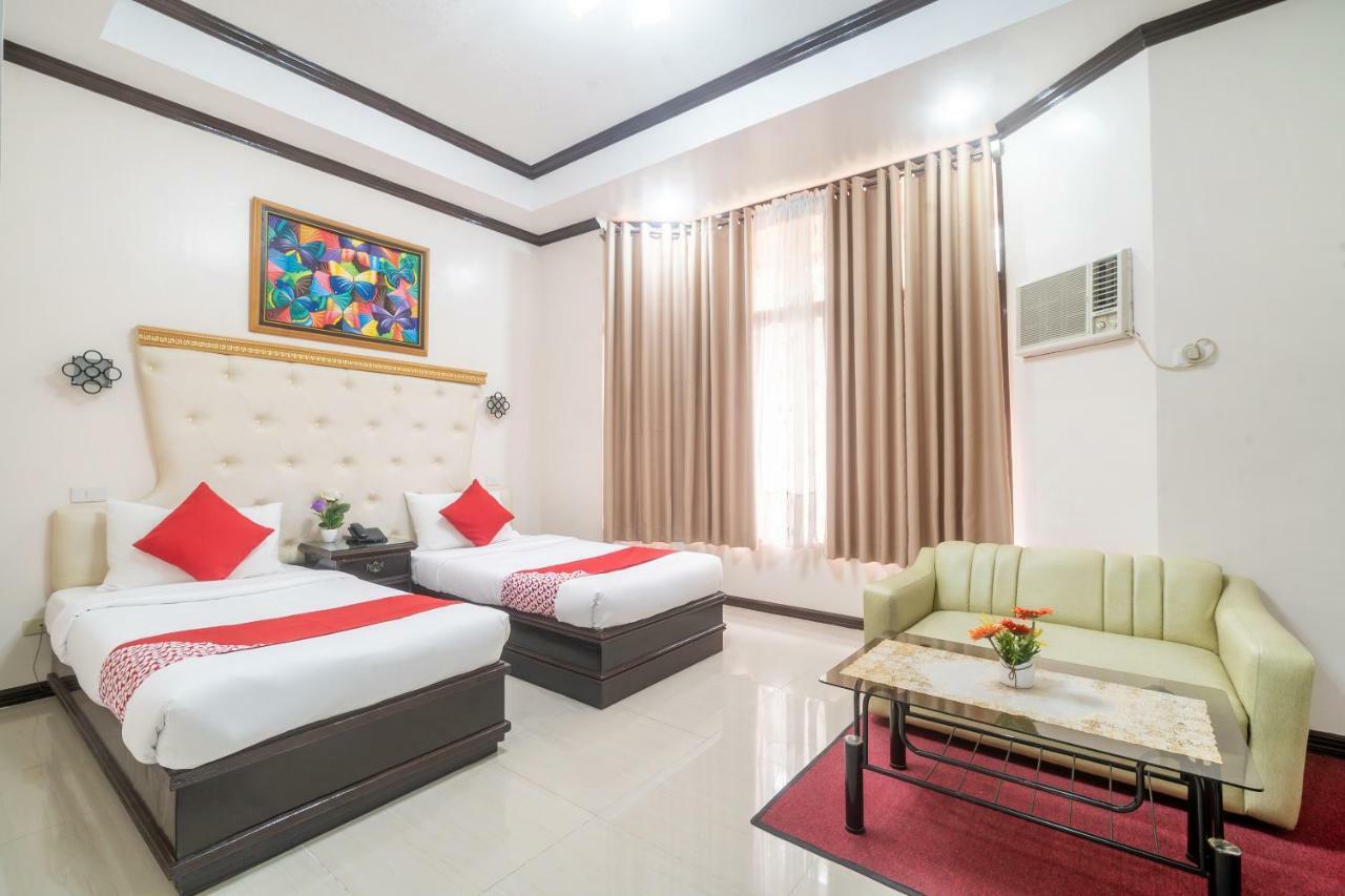Oyo 197 Sunny Point Hotel Davao Екстер'єр фото