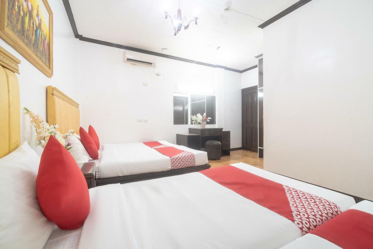 Oyo 197 Sunny Point Hotel Davao Екстер'єр фото